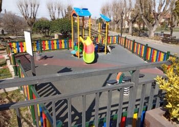 Parque infantil renovado. /AYUNTAMIENTO DE EL ESPINAR