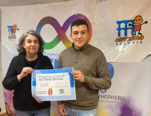 El Ayuntamiento de Torrecaballeros entrega a AFA y a Autismo Segovia la recaudación de las actividades solidarias navideñas 2 Entrega de la recaudación a Autismo Segovia / AYTO. DE TORRECABALLEROS