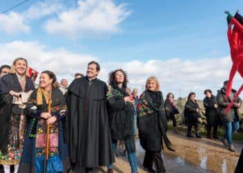 La Junta Electoral considera que no existe ninguna vulneración, destacando que es habitual que al evento acudan representantes de distintas administraciones públicas y de instituciones.