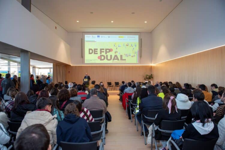 Jóvenes asistentes en la primera edición. /CÁMARA DE COMERCIO DE SEGOVIA