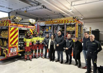 El presidente de la Diputación de Segovia, Miguel Ángel de Vicente, y miembros de la corporación municipal de Boceguillas visitan el nuevo Parque de Bomberos. / DIPUTACIÓN