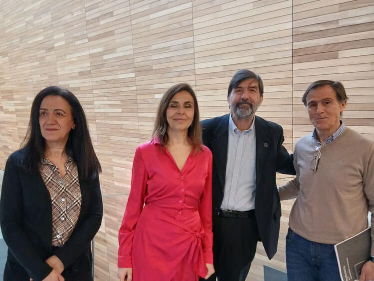 El Campus de Segovia registra el menor número de expedientes tramitados del conjunto de la UVA 1 Ana Velasco, defensora universitaria; Mercedes Redondo, Adjunta a la Defensora Sector Profesorado; Agustín García Matilla, vicerrector del Campus de Segovia; Francisco de la Mata, Jefe de la UAT. / UVA