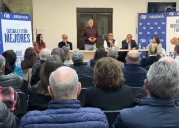 Reunión en Campo de San Pedro / PP DE SEGOVIA