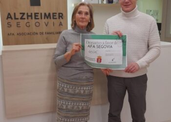 Entrega de los donativos a AFA Segovia / AYTO. DE TORRECABALLEROS