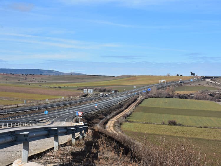 Autovía A-1, entre Encinas y Fresno de la Fuente. / A.M.