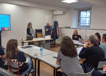 La plantilla del Centro de Emergencias recibe enseñanzas teóricas y prácticas. / JCYL