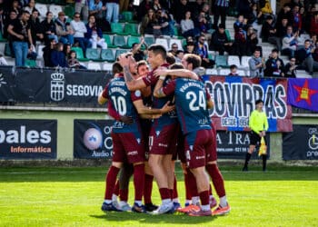 Gimnástica Segoviana VS Bergantiños FC - Héctor Criado