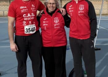 La delegación del club segoviano durante la cita en Aranda de Duero./CAS