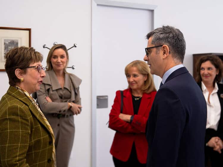 Visita de Félix Bolaños a los Juzgados de Segovia, junto a Ana del Ser. - Raúl Salgado Muro/Pool Moncloa