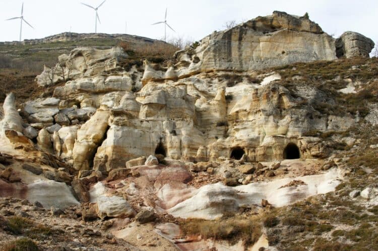 En el año 1900 se realizaron dos sondeos, pero la cantidad de petróleo hallada no era suficiente como para explotar el enclave. / AGB