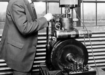 Thomas Midgley realizó numerosos pruebas y experimentos de innumerables aditivos con el motor Delco Light de un cilindro.