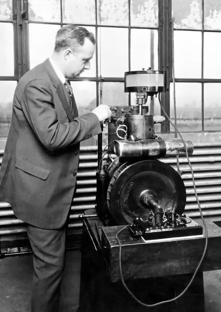 Thomas Midgley realizó numerosos pruebas y experimentos de innumerables aditivos con el motor Delco Light de un cilindro.