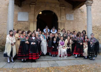 Misa por las alcaldesas fallecidas de Zamarramala y cambio de montera - Héctor Criado