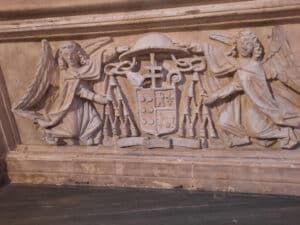 Segovia por San Juan de la Cruz 6 Detalle del sepulcro del obispo Manuel de Castro Alonso.