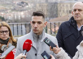 Sergio Iglesias, junto a Paloma Ramírez y José Luis Aceves. / NACHO VALVERDE - ICAL