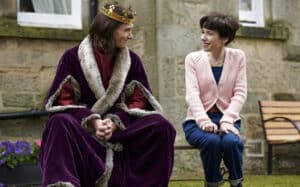 Harry Lloyd y Sally Hawkins en “The lost king”, de Stephen Frears, 2022.