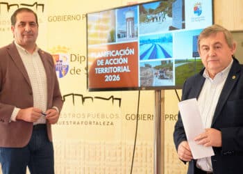 El diputado de Red Viaria Provincial, Benjamín Cerezo, y el de de Acción Territorial, Basilio del Olmo. / DIPUTACIÓN