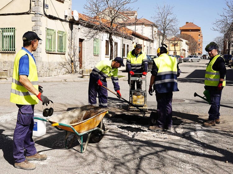 Reparación de baches. / Mario Antón Lobo
