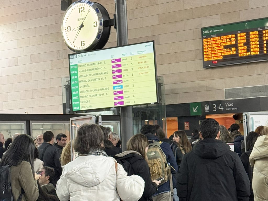 Retrasos estacion tren AVE Segovia Guiomar Marta Herrero