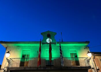 El Ayuntamiento de Torrecaballeros se volverá a iluminar de verde por el Día Mundial del Cáncer / AYTO. DE TORRECABALLEROS