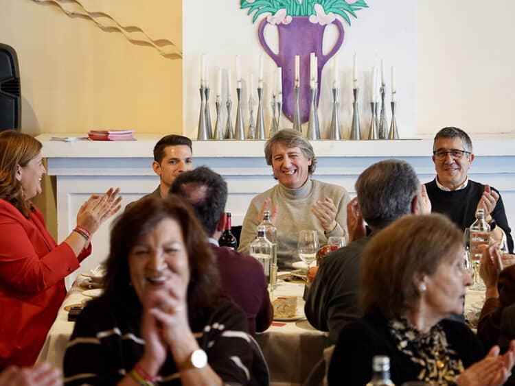 Patxi López, junto a Carlos Martínez, Sergio Iglesias y Clara Martín. / NACHO VALVERDE - ICAL