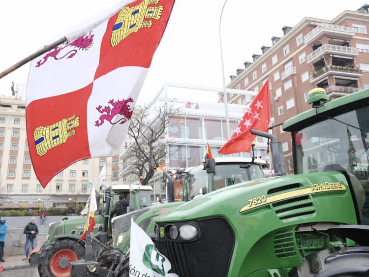 Manifestación de agricultores y ganaderos en Madrid. / JUAN LÁZARO - ICAL