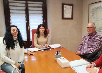 Reunión con la alcaldesa de Otero de Herreros / JCYL