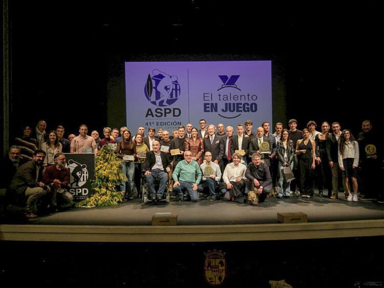 Foto de familia de la XLI Gala del Deporte de Segovia. / ASPD