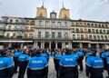 Acto de la Policía Local en la Plaza Mayor ante el Ayuntamiento. / Kamarero