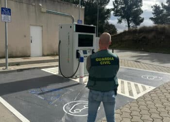 Detenidas dos personas como presuntas autoras del robo con fuerza en dos electrolineras en Palazuelos de Eresma y Valseca / GUARDIA CIVIL