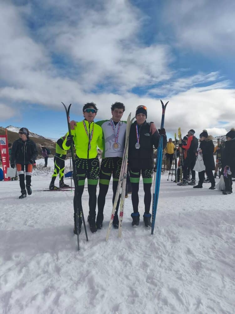 La delegación del club segoviano durante la cita celebrada en Reinosa./T. LACERTA