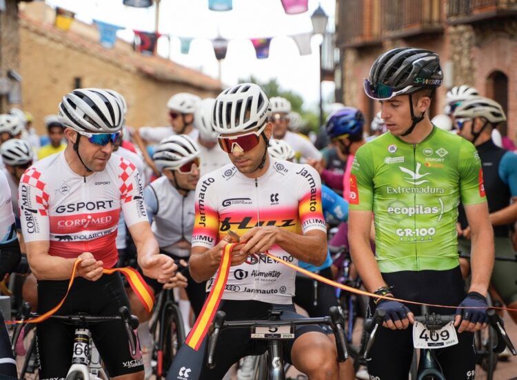 'La Nico' vuelve a pedalear en Sotosalbos este julio 1 Un instante previo a la prueba durante la edición pasada./CLUB CICLISTA SOTOSALBOS