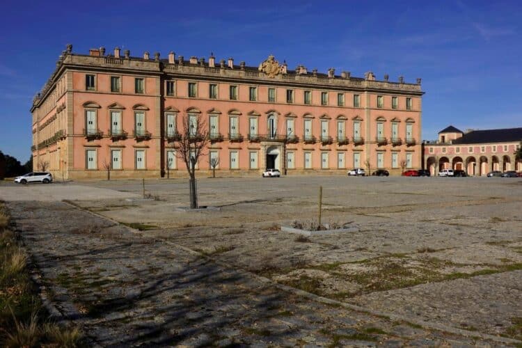 El Palacio Real de Riofrío se engalana con un nuevo centro de visitantes y un Museo Natural 1 El Palacio Real de Riofrío, en obras para remodelar el centro de visitantes y crear el Museo del Patrimonio Natural. /Mario Antón Lobo