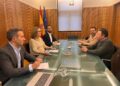 Reunión de los alcaldes de Cabezuela y Veganzones con la presidenta de la CHD.