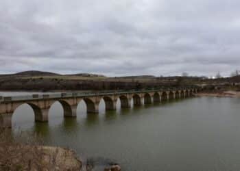 Imagen de archivo del embalse de Linares del Arroyo, río Riaza. E.A