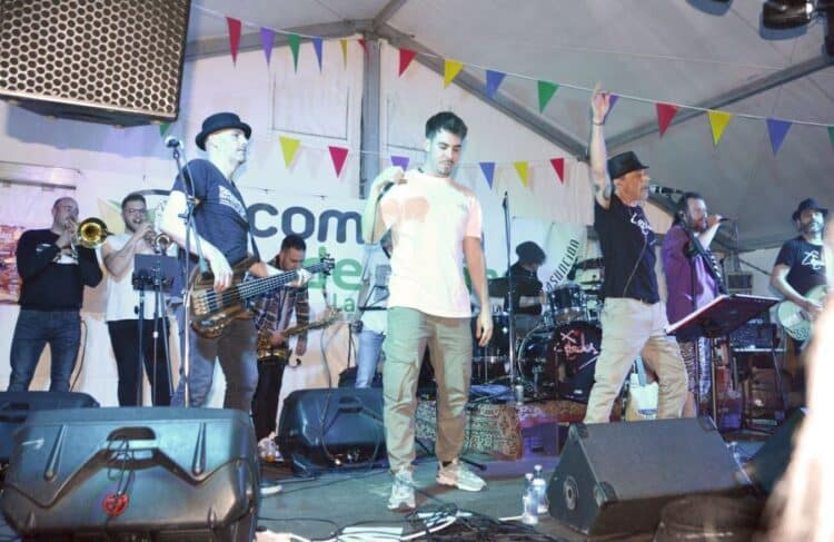 La banda ‘Los Lebreles’ inicia gira el 21 de febrero presentando sus nuevos temas musicales 1 ‘Los Lebreles’ durante un concierto en Nava de la Asunción. / AMADOR MARUGÁN