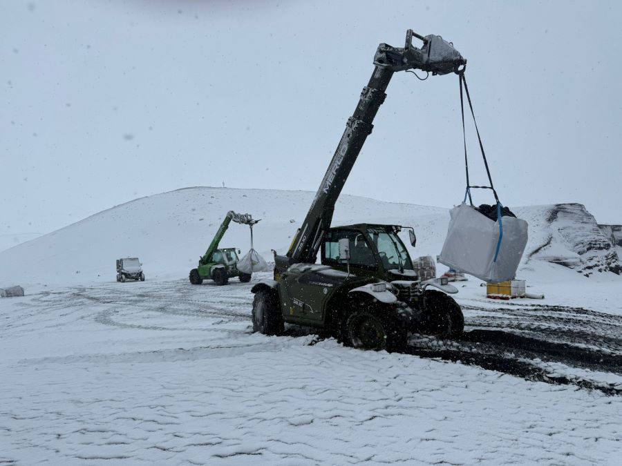 La Campaña Antártica dura unos 100 días durante el verano austral, de diciembre a febrero o marzo. 