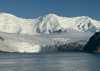 El Ejército de Tierra es el encargado de proporcionar a los equipos científicos las mejores condiciones para que realicen sus trabajos de investigación en la Antártida. / I.H.P