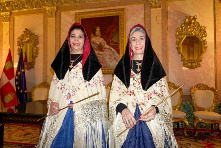 Visita de las Alcaldesas Yolanda Redondo Blanco y María Ángeles Redondo Blanco a las autoridades de Segovia el pasado jueves, 5 de febrero. / HÉCTOR CRIADO