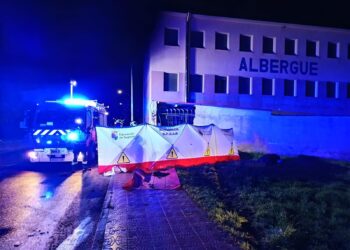 Servicios de emergencia en el lugar del accidente / DIPUTACIÓN