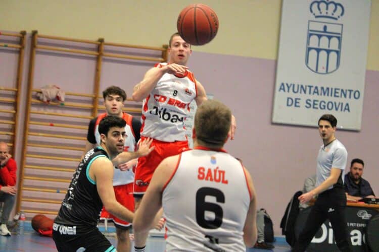 El Dibaq CD Base firmó un partido redondo para superar a uno de los conjuntos de referencia de la categoría, el Agrocesa Aldeamayor. / EVA DE SANTOS