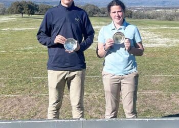 Irene y Fernando Elías, en el campo cacereño de Talayuela Golf./ E.A.