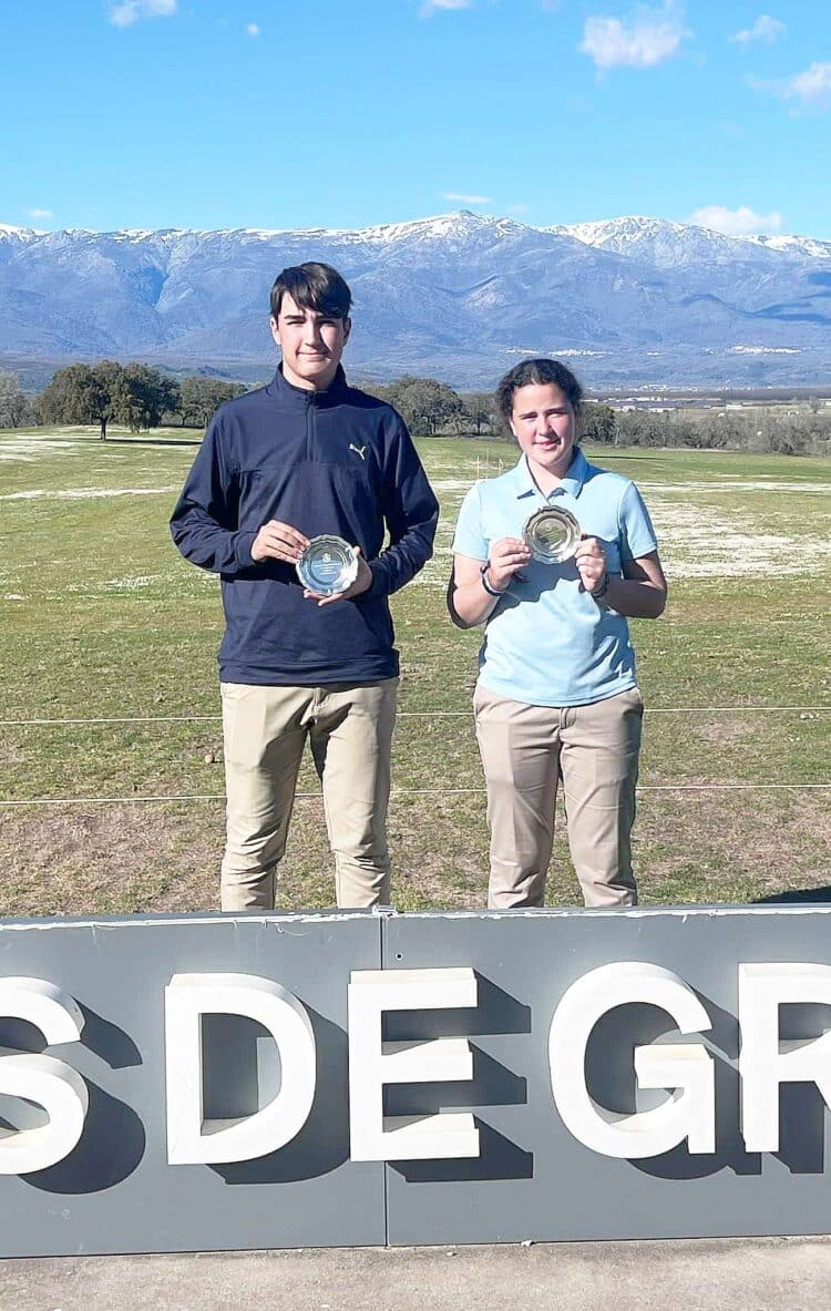 Irene y Fernando Elías, en el campo cacereño de Talayuela Golf./ E.A.