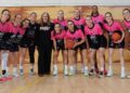 Las jugadoras de El Cochinillo Segoviano Spordeporte, junto a la presidenta del CESIDA./ SPORDEPORTE