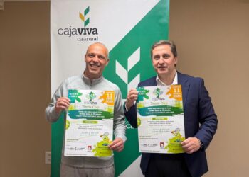 Ángel de Marco (i) junto a José María Chaparro./ CAJAVIVA