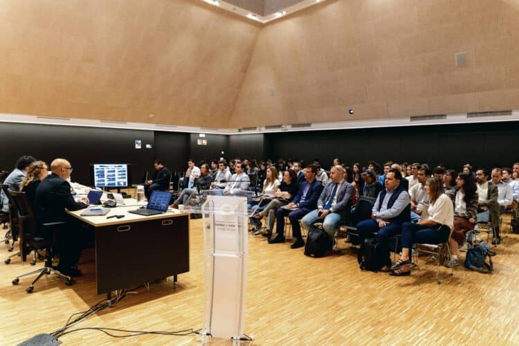 Una jornada en el Salón de Grado del Campus María Zambrano. / UVA