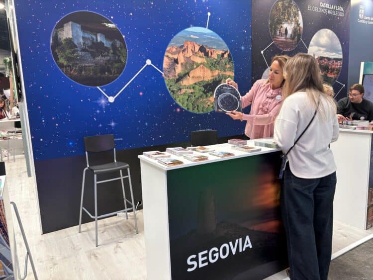 El eclipse solar centra la promoción de la provincia en la feria B-Travel 1 Stand de Segovia/DIPUTACIÓN DE SEGOVIA