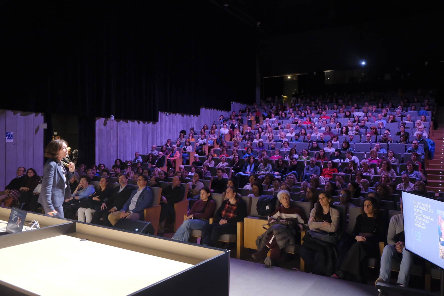 Elsa Punset clausura el XVI Congreso EM+FI de la Fundación Caja Rural