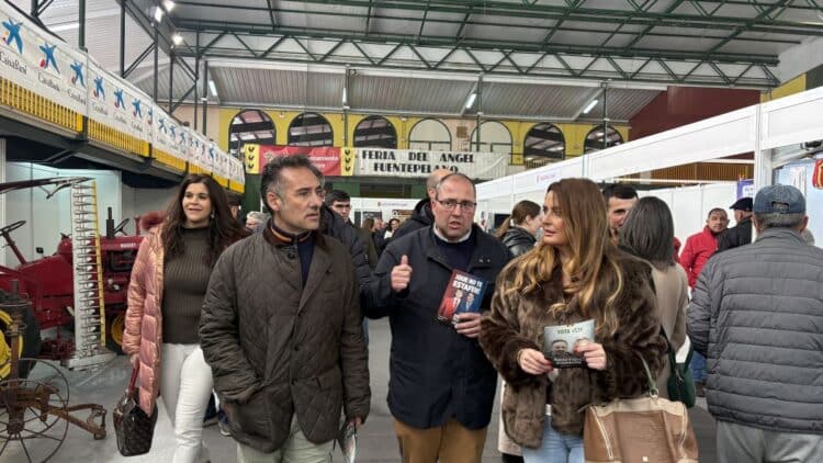 Los candidatos, en las instalaciones de la Feria./ VOX
