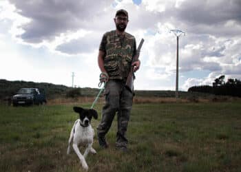 Agricultura unifica las licencias de caza y pesca de Castilla y León y otras nueve autonomías 1 La Comunidad tramita 119.744 licencias interautonómicas entre 2015 y 2025. / Peio García